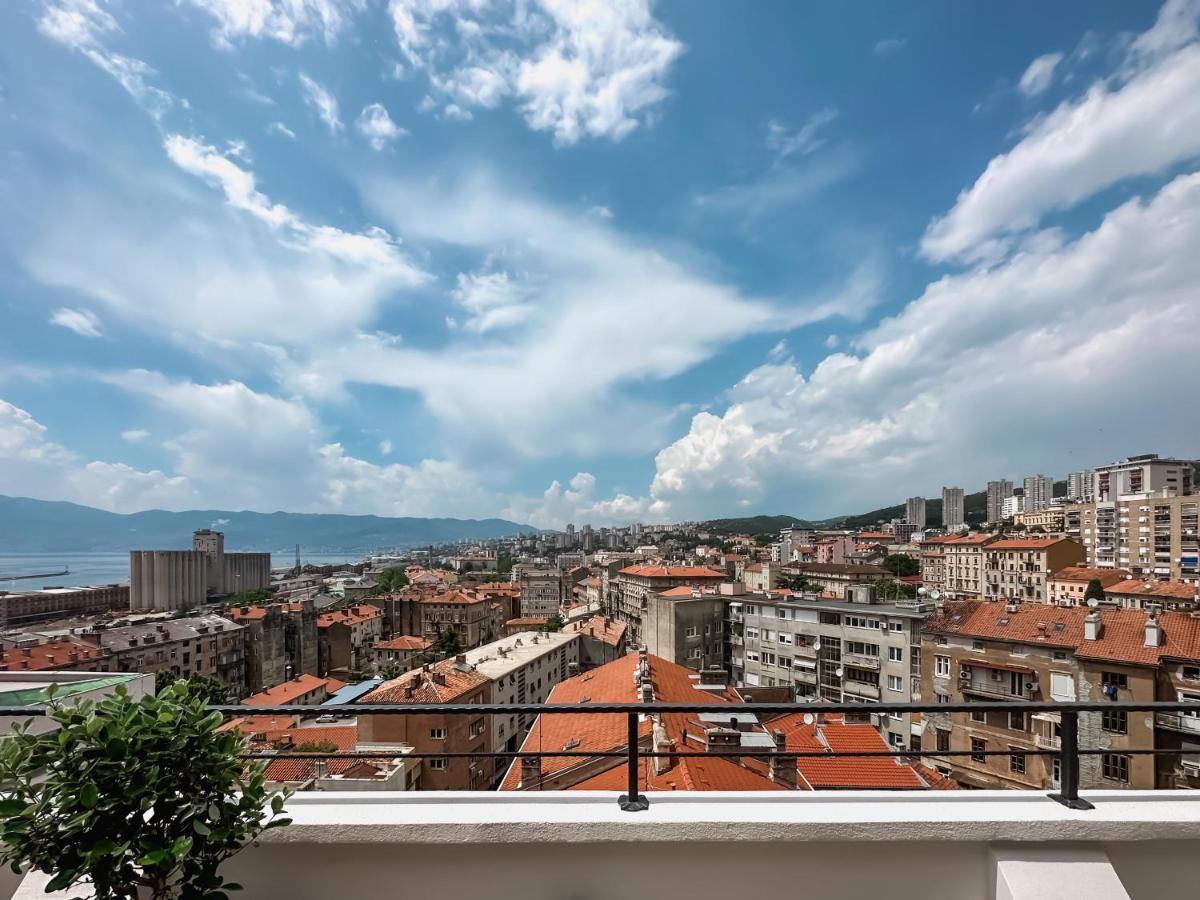 105M2 Penthouse Sea View Rijeka With Free Garage Parking Lägenhet Exteriör bild