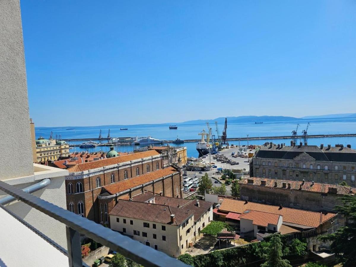 105M2 Penthouse Sea View Rijeka With Free Garage Parking Lägenhet Exteriör bild