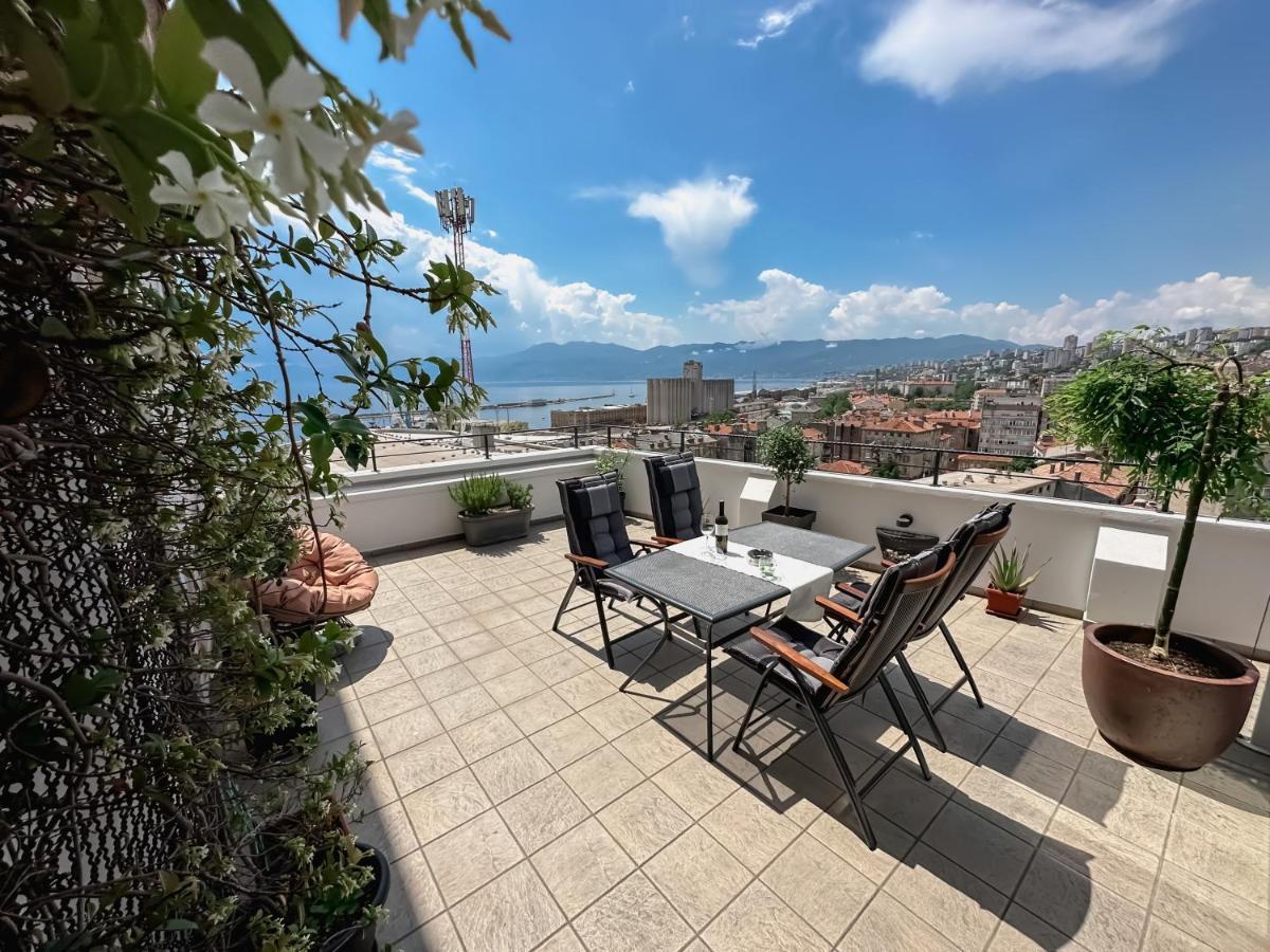 105M2 Penthouse Sea View Rijeka With Free Garage Parking Lägenhet Exteriör bild