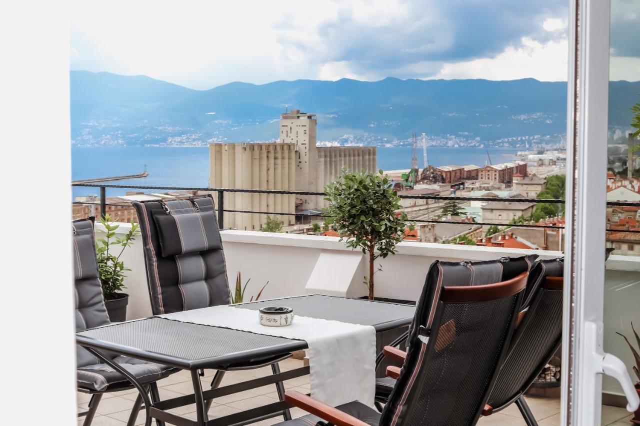 105M2 Penthouse Sea View Rijeka With Free Garage Parking Lägenhet Exteriör bild